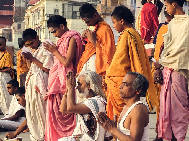 Sadhus in Rishikesh, Crowd in Rishikesh, introverted mind