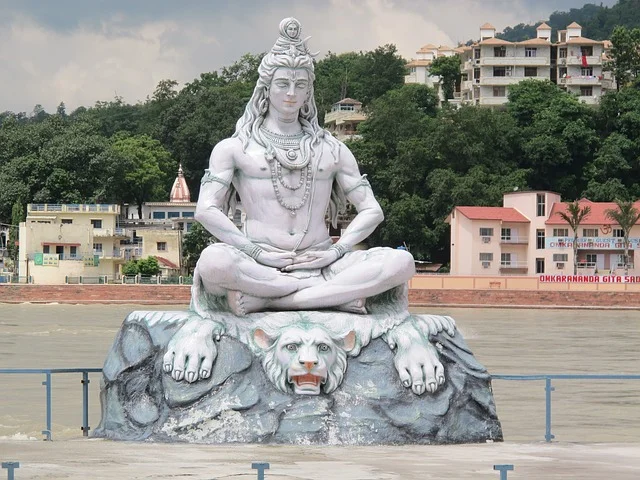Shiva in meditative pose at Rishikesh