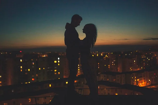 When two loners fall in love, Night Couple